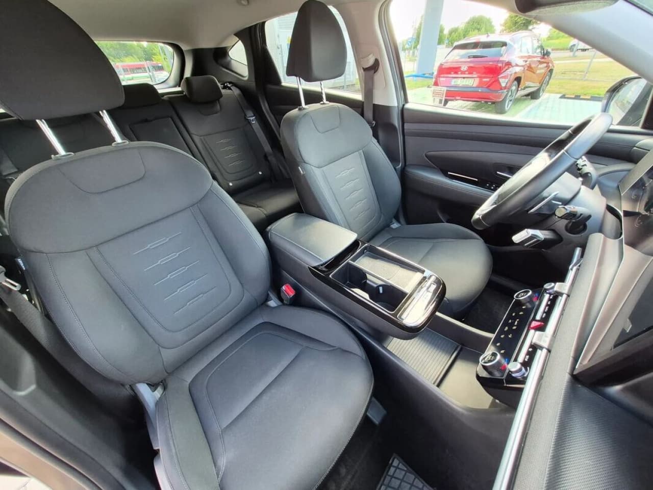 Hyundai Tucson - zdjęcie 9